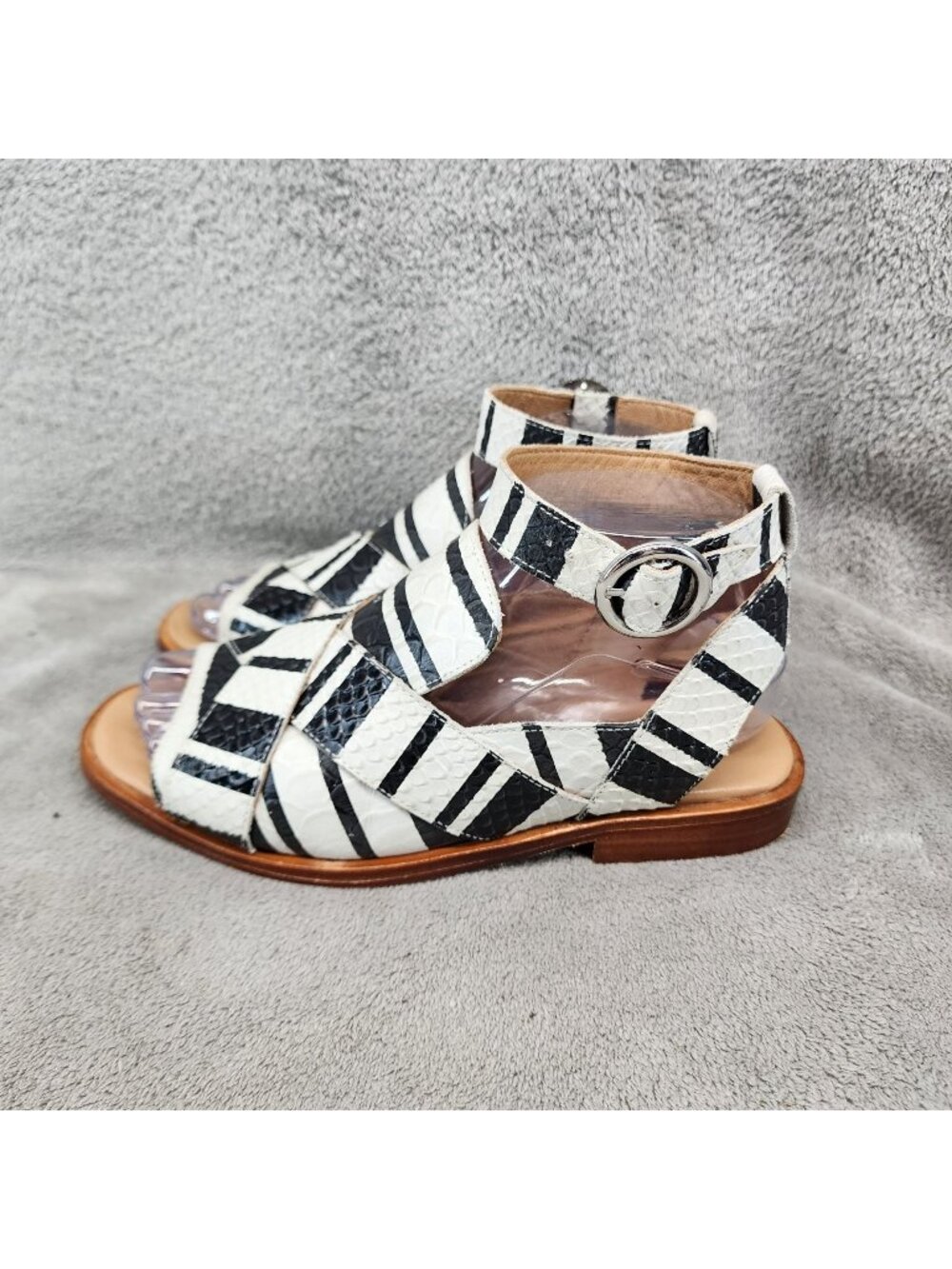 Free People Shoes Womens Size EU 37 US 6.5 White Black Strap Sandals *Read*